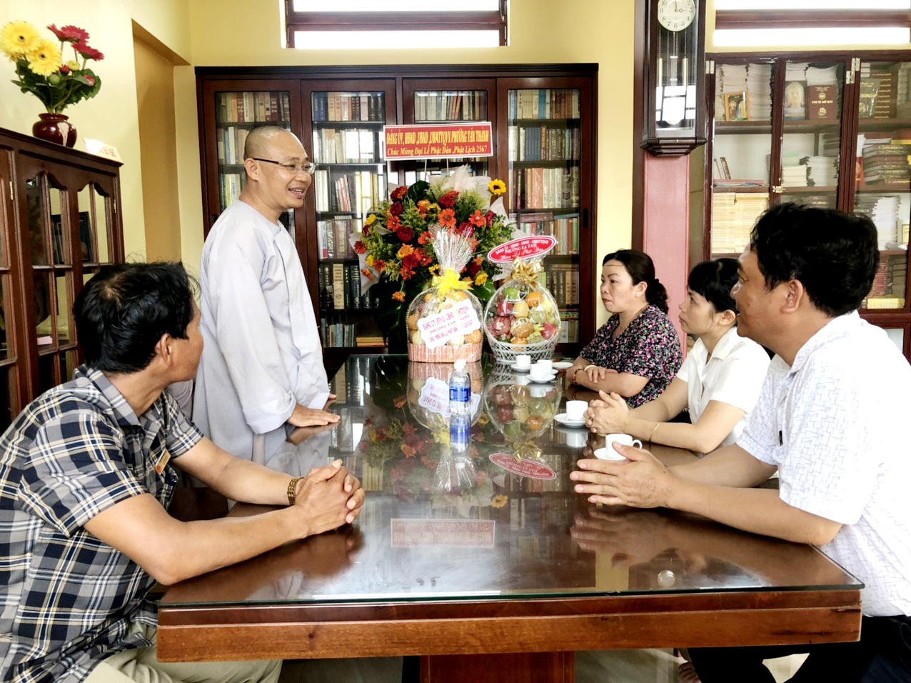 Hình 1 Lễ phật đản 2023